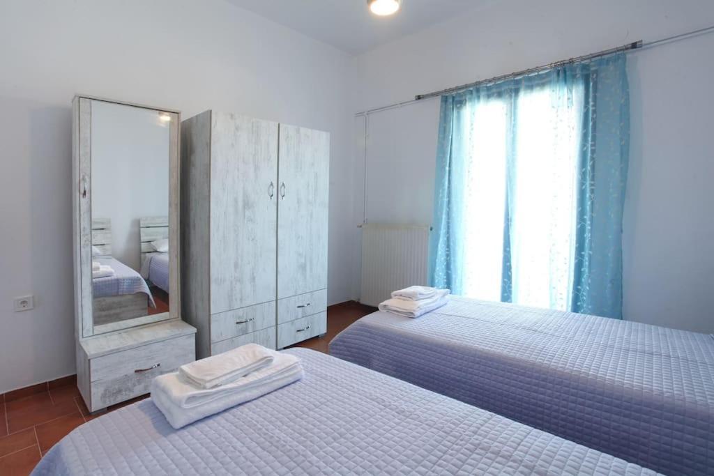 Μονοκατοικία Με Θέα Τη Χώρα Skyros Exterior photo